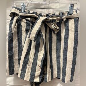 Elsie and Zoe nwt striped summer shorts size Large